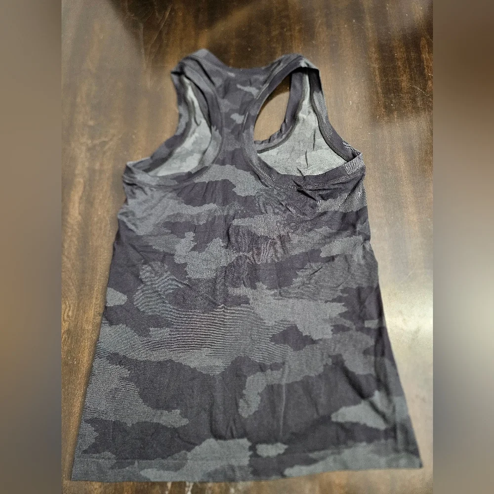 Athleta momemtum Camo Racerback Tank Top small NWOT - Picture 6 of 8
